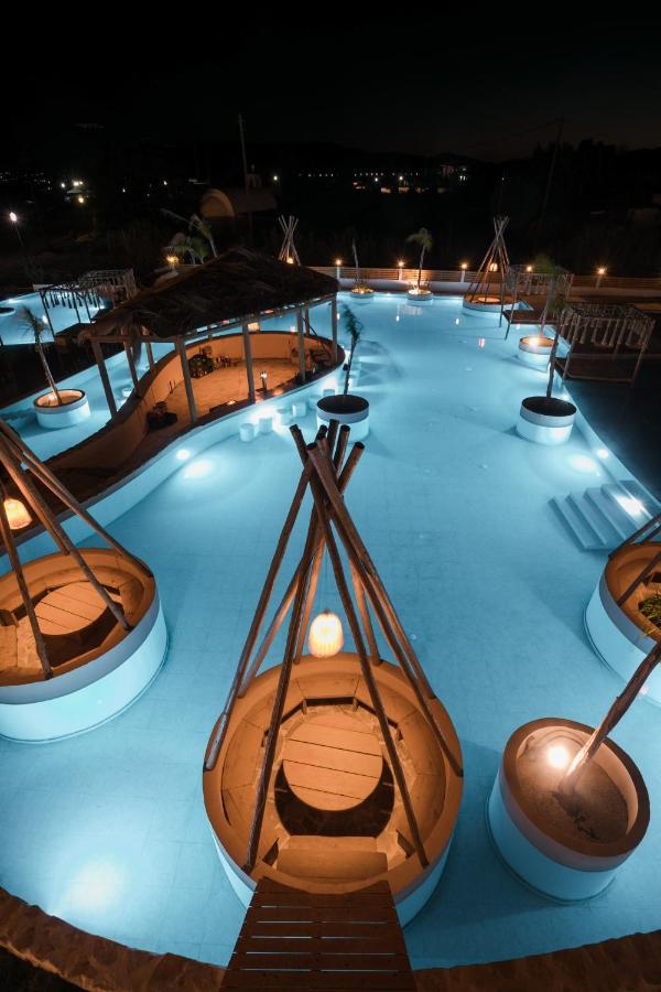 Alia Beachfront And Hotel Charaki