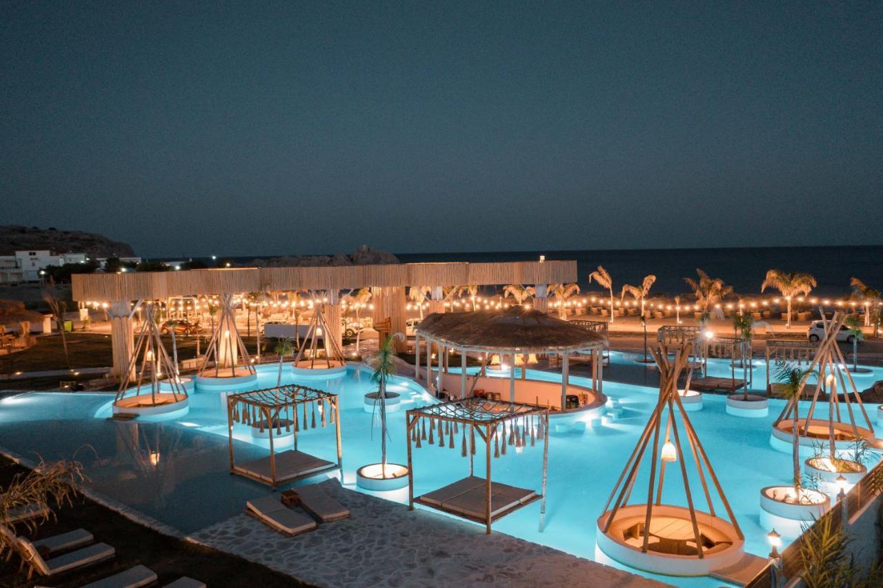 Hotel Alia Beachfront And 5*