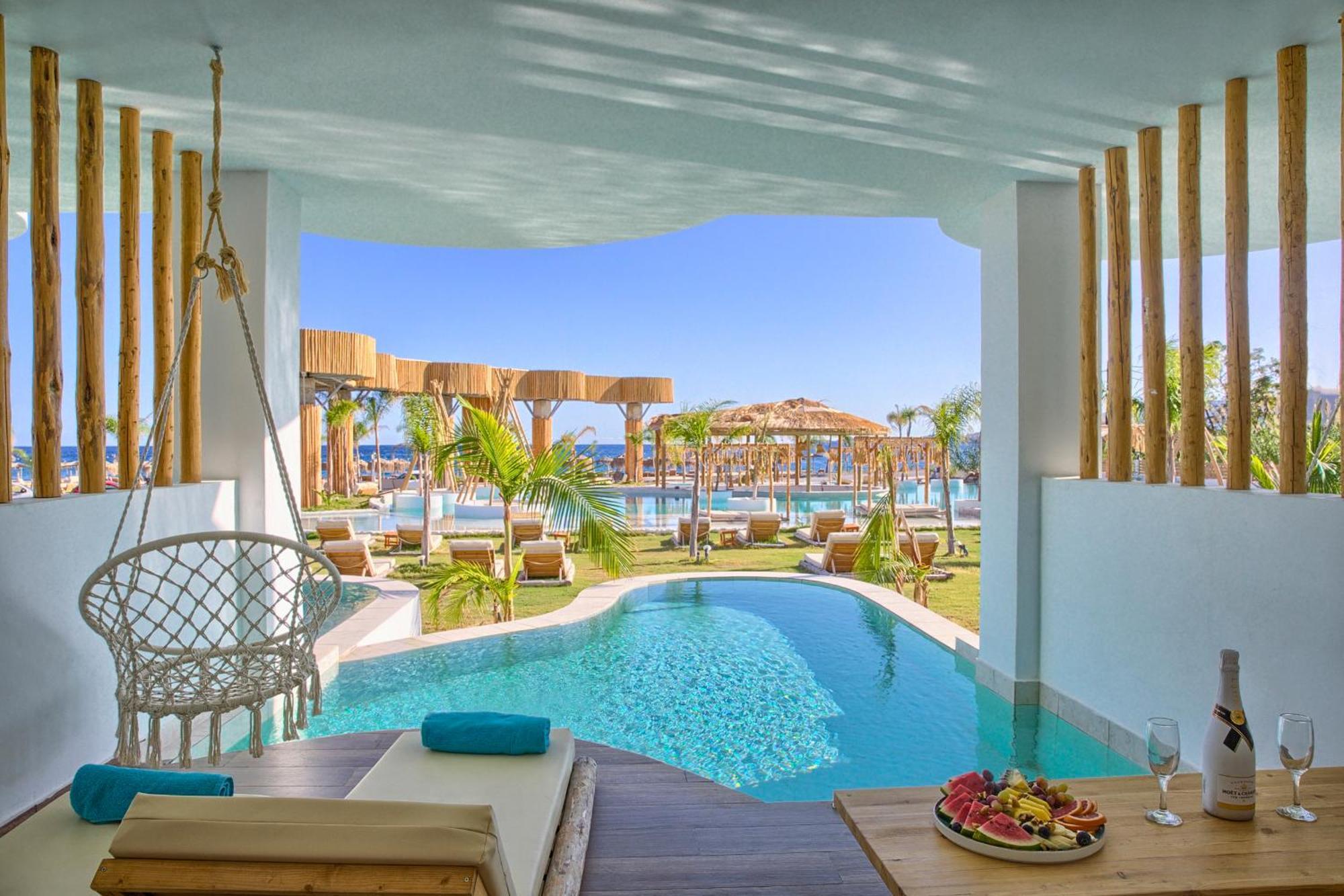 Alia Beachfront And Haraki