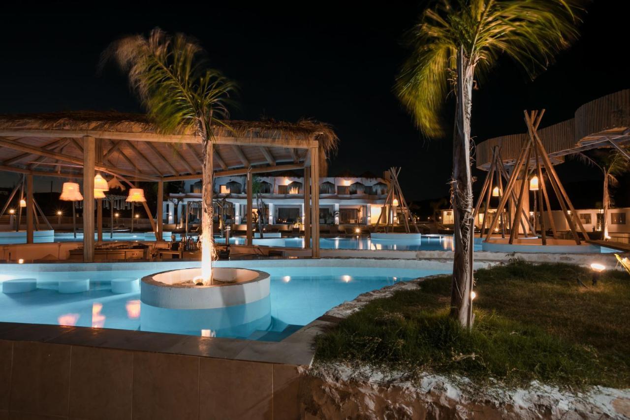 Alia Beachfront And 5*