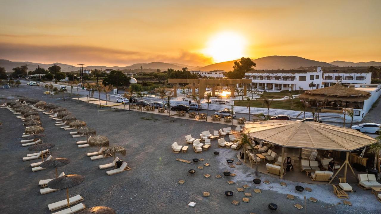 Alia Beachfront And Charaki