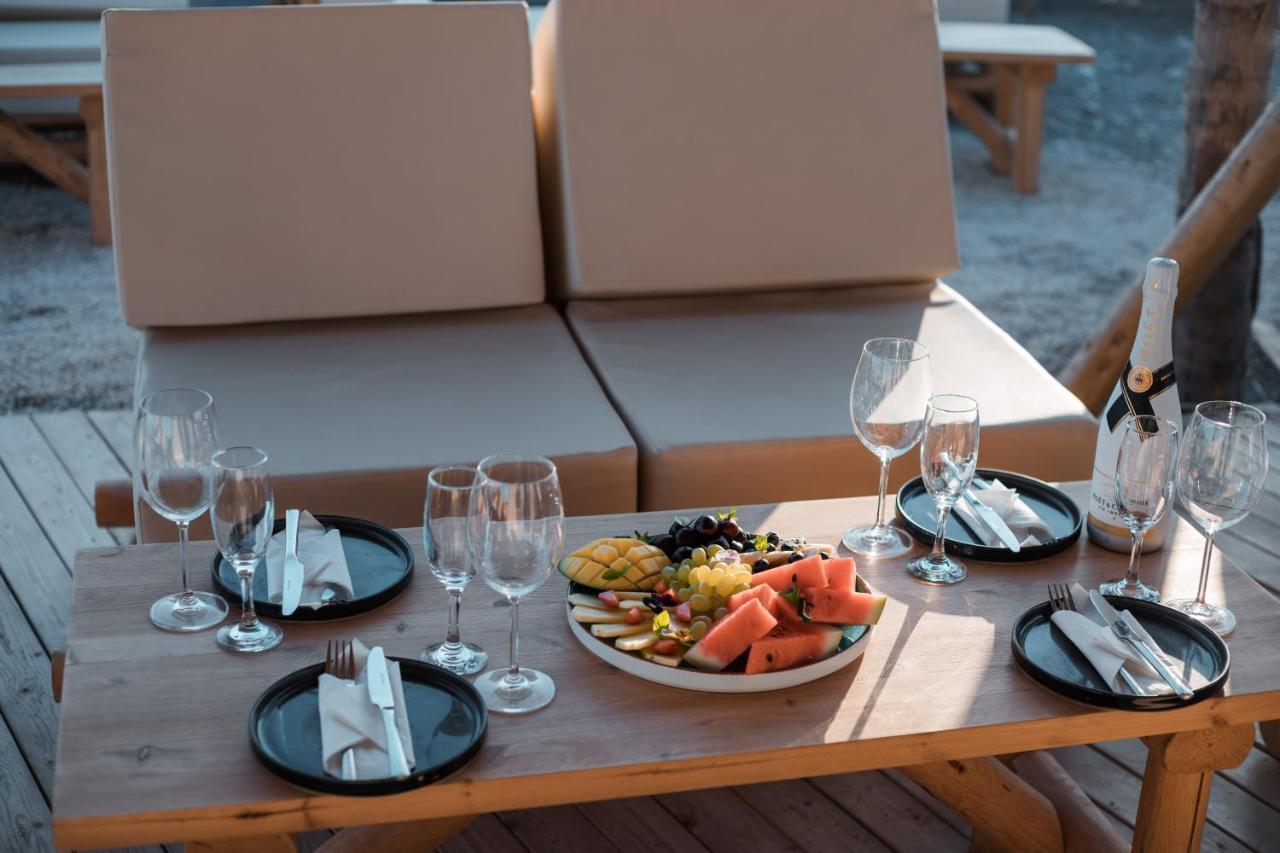 Alia Beachfront And 5*