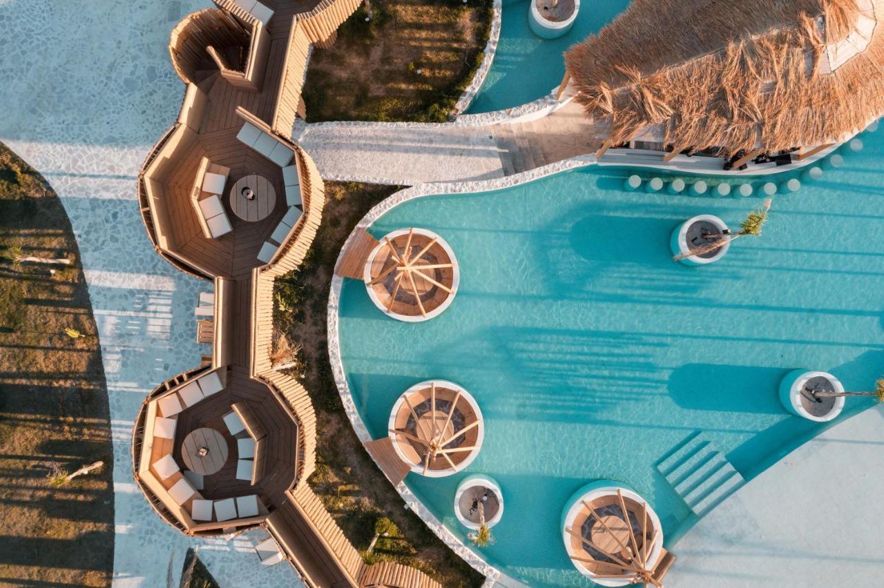Alia Beachfront And 5*