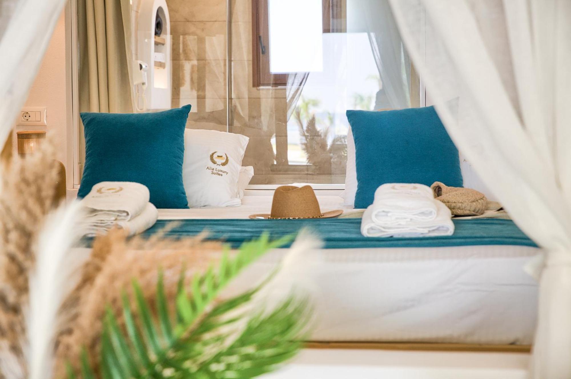 Alia Beachfront And Hotel 5*